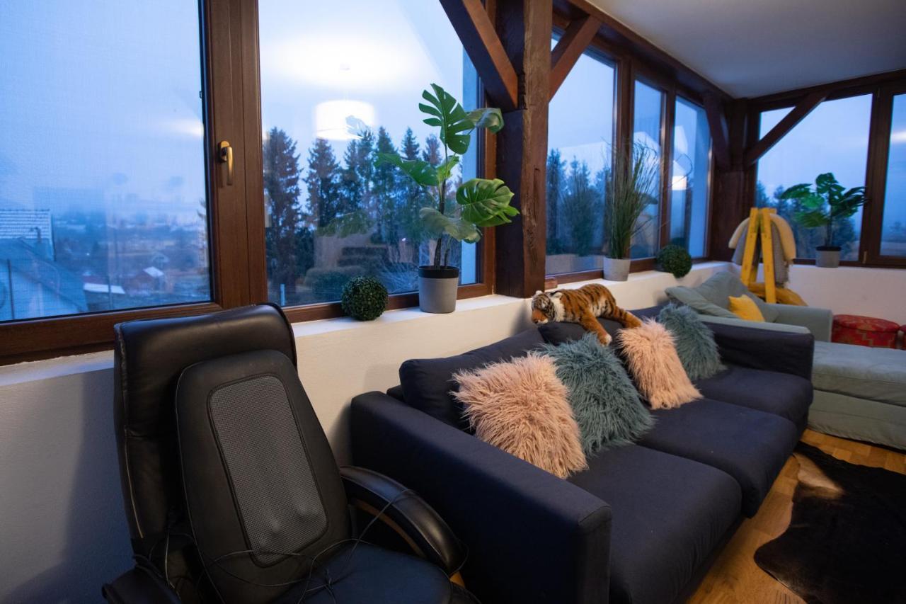 Maison De L'Amour Brebu Nou Luaran gambar
