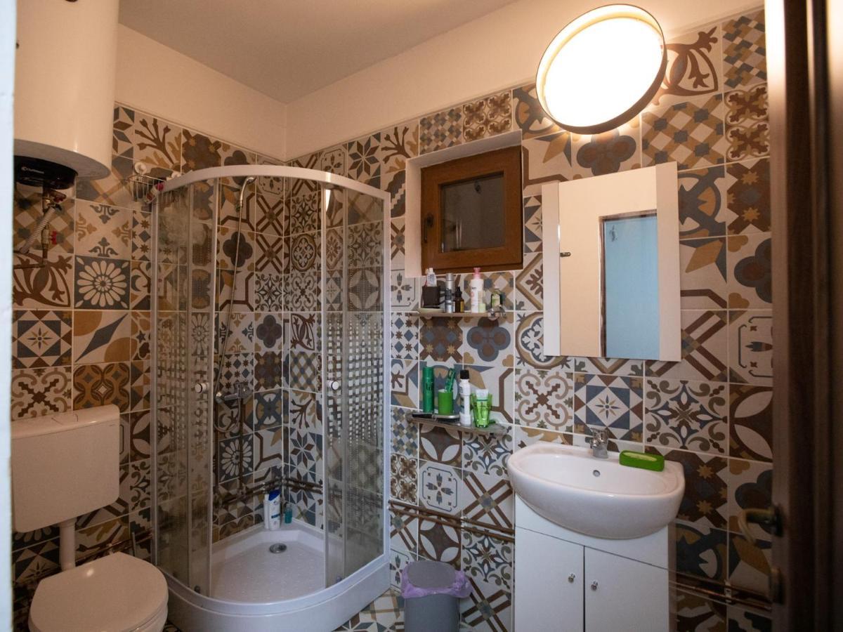Maison De L'Amour Brebu Nou Luaran gambar